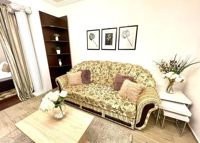 Baroq Central City Apartment
