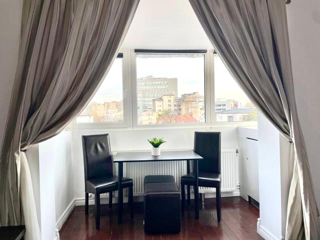 Baroq * Bucureşti